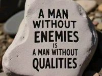 没有敌人的男人是？